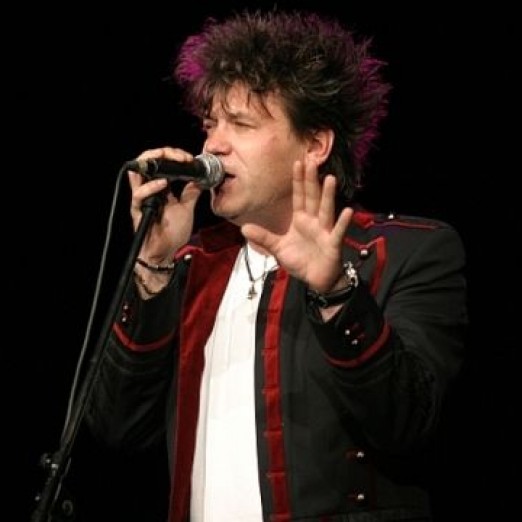 Crvena jabuka za rođendanski koncert Grada