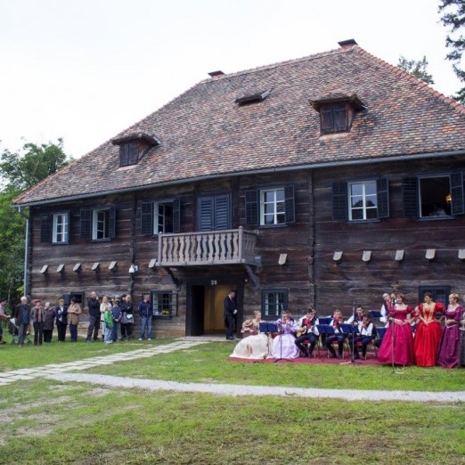 Ladanje u kuriji Modić-Bedeković